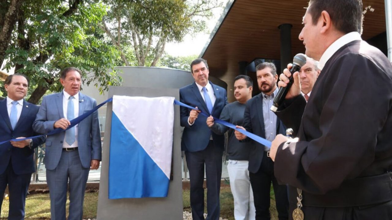 alems-inaugura-estacionamento-vertical