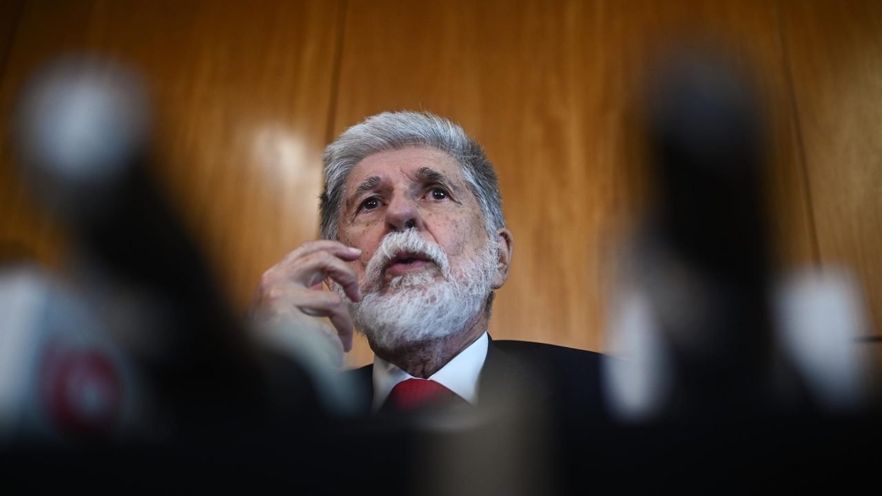 Celso Amorim critica captura de Maduro