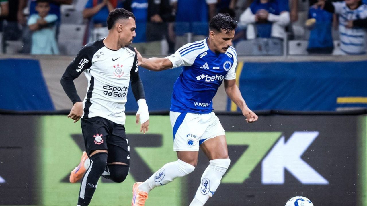 Memphis abre o placar para o Corinthians contra o Cruzeiro