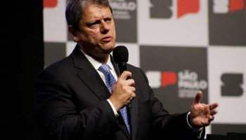O Governador de São Paulo, Tarcísio de Freitas, participando da formatura de 305