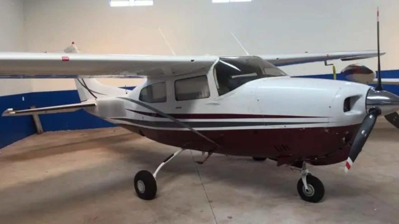 Foto: Aeronave Cessna C210, prefixo PR-XIC, pertenceu ao ex-major Sérgio Roberto