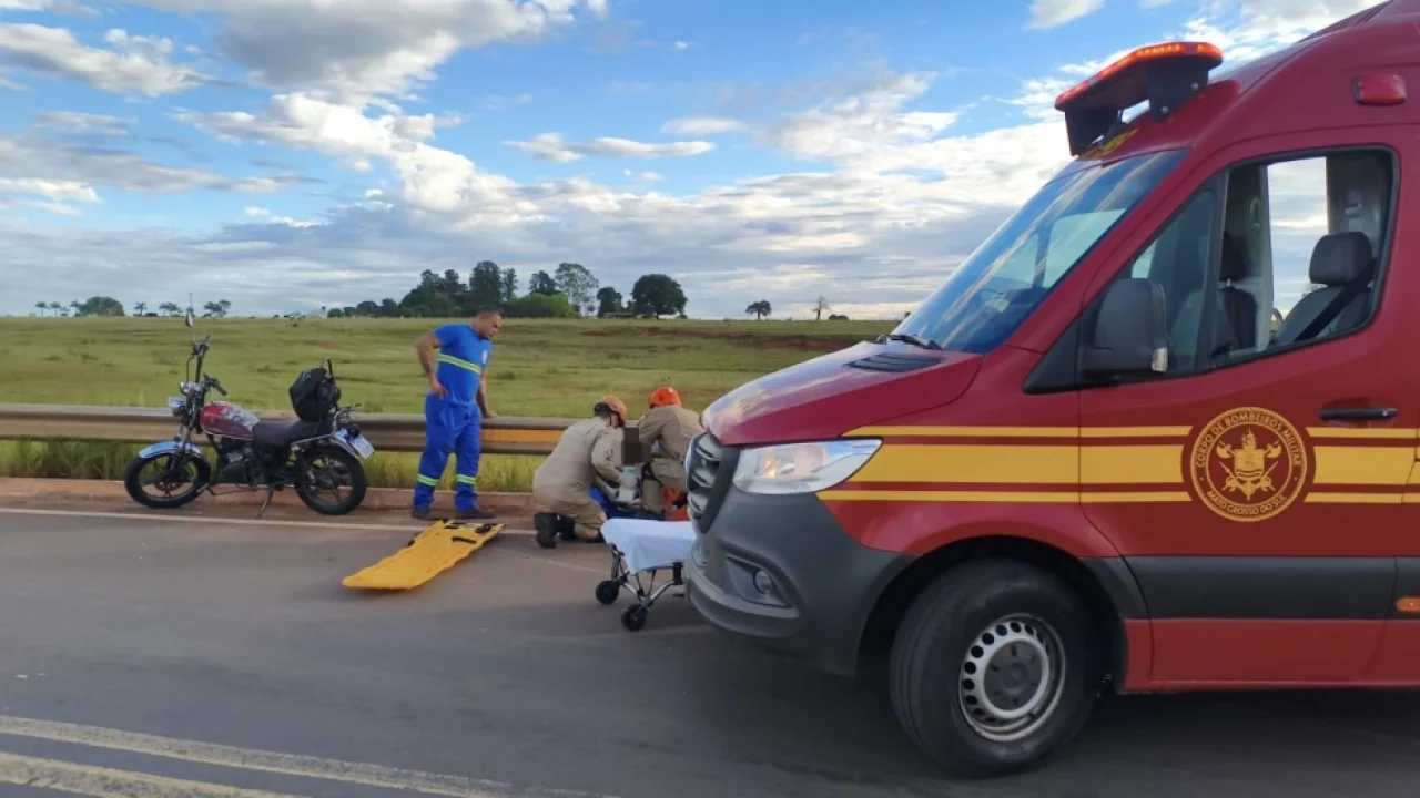 Foto: Motociclista fica ferido após queda na MS-473 - Foto: Corpo de Bombeiros/D