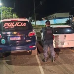 Foto: Veículo com restrição criminal foi localizado pela Força Tática em proprie