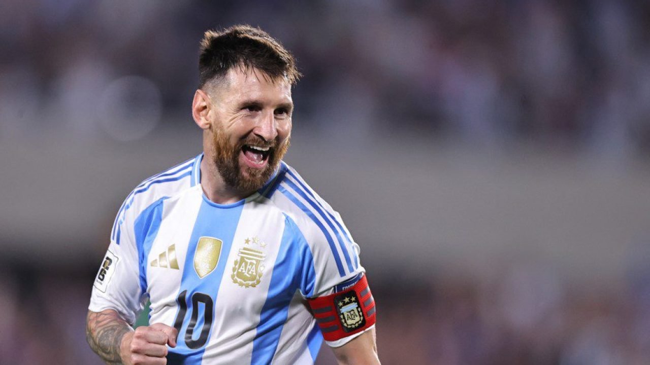 Messi durante partida pela Argentina — Foto: Messi durante partida pela Argentin