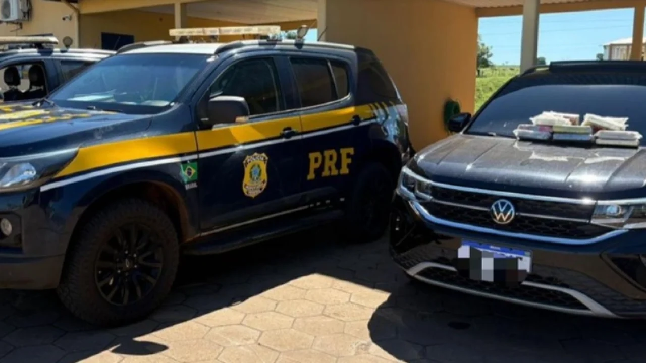 Veículo apreendido com droga - Foto: Polícia Rodoviária Federal/Divulgação