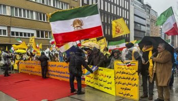 Regime do Irã enfrenta protestos em massa