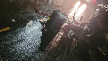 Motoentregador morre ao bater em caminhão estacionado em Maracaju — Foto: Motoen