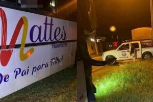 Foto: Ônibus onde os paraguaios foram encontrados. (Foto: Reprodução, Ponta Porã