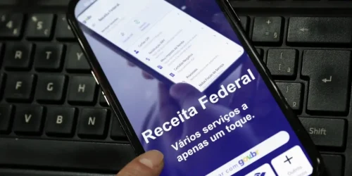 Receita paga nesta sexta maior lote de restituição do IR da história — Foto: Rec