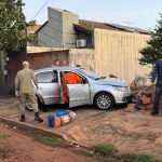 Motorista sofreu mal súbito e carro atingiu muro na Rua Florêncio de Matos - Fot