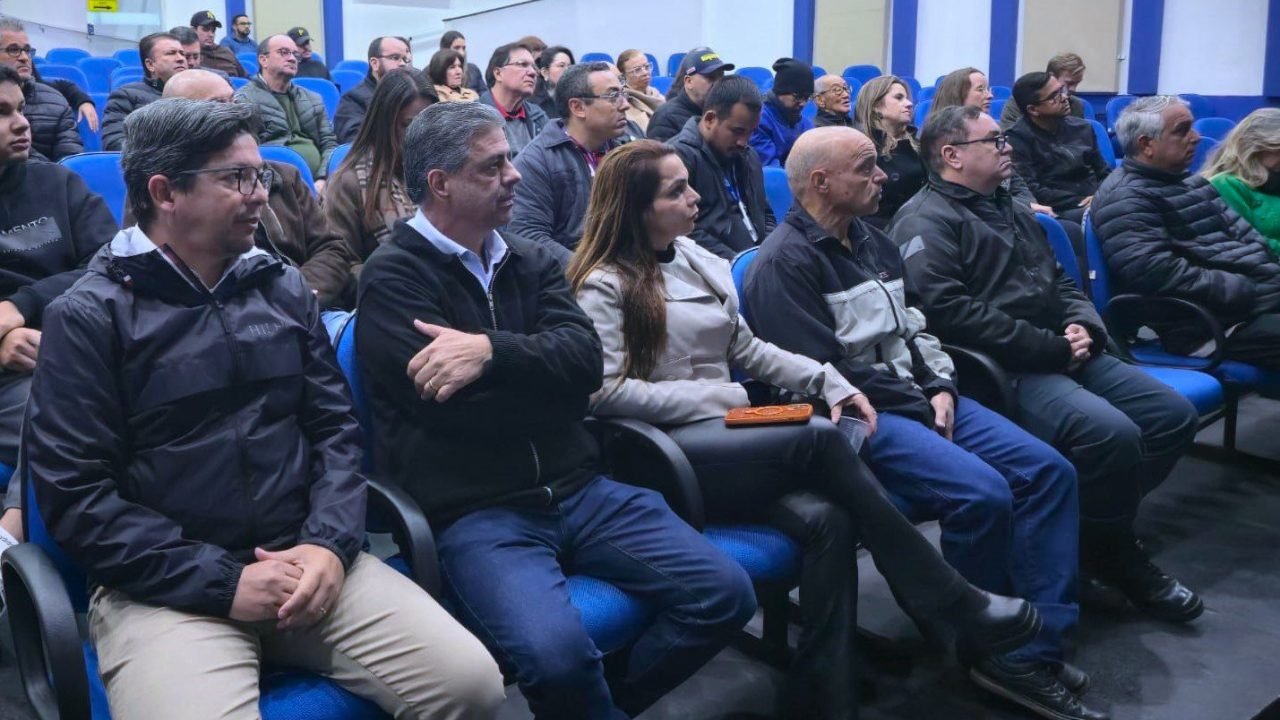 capa-de-noticia-navirai-transito