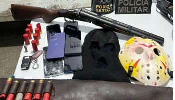 Foto: Armas foram encontradas dentro do alojamento do suspeito - Foto: Divulgaçã