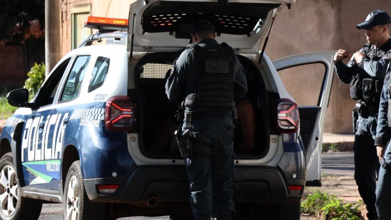 Foto: Homem foi preso em flagrante por descumprir medida protetiva e perseguir e