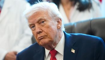 Trump publica montagem de mapa com Canadá, Venezuela e Groenlândia sob bandeira dos EUA