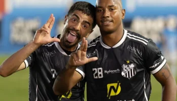 Alex Choco marcou o primeiro gol da vitória do Galo sobre o CRAC — Foto: Alex Ch
