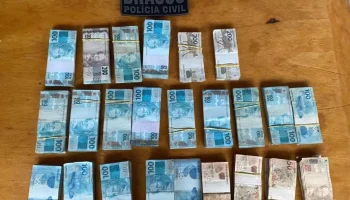 Dinheiro apreendido em casa de médico. — Foto: Polícia Civil/Reprodução