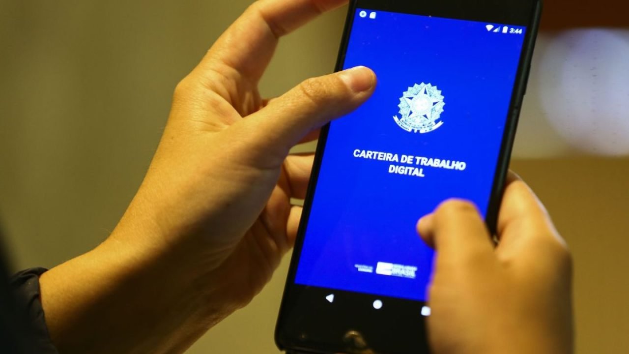 IBGE reduz desemprego para 5,2%