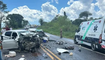 Foto: Acidente na BR-376, em Diamante do Norte, mobilizou equipes de resgate e d