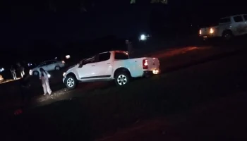 Caminhonete capota na MS-141 e deixa motorista ferido em Ivinhema — Foto: Caminh