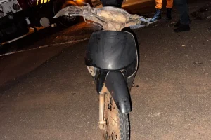 Motociclista ficou ferida após cair em buraco sinalizado com cones na MS-134, en