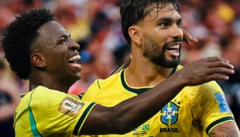 Vini Jr. e Lucas Paquetá comemoram o segundo gol do Brasil sobre a Escócia - Fot