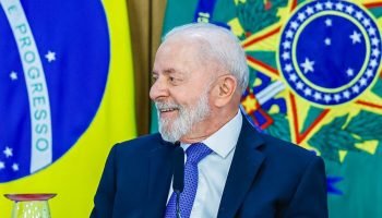 Foto: Lula pede que seleção jogue com 'alma' na estreia contra o Marrocos na Cop