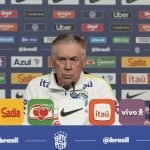 Treinador Carlo Ancelotti durante coletiva — Foto: Treinador Carlo Ancelotti dur