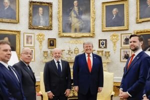 Presidente Lula e o presidente dos EUA, Donald Trump, em encontro na Casa Branca