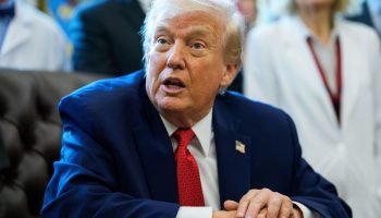 Trump sugere que Cuba faça acordo com EUA antes que seja tarde demais