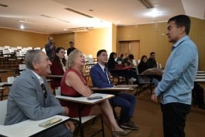 dourados-empossou-servidores-aprovados-concursos