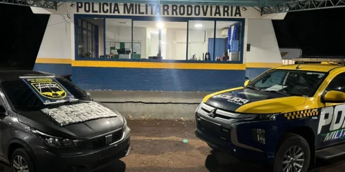 Foto: Veículo apreendido com droga - Foto: PMR/Divulgação