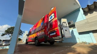 Criança de 8 anos foi socorrida pelo Corpo de Bombeiros após cair de bicicleta e