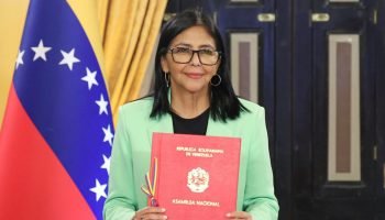 Espanha quer que UE retire sanções à ditadora interina da Venezuela