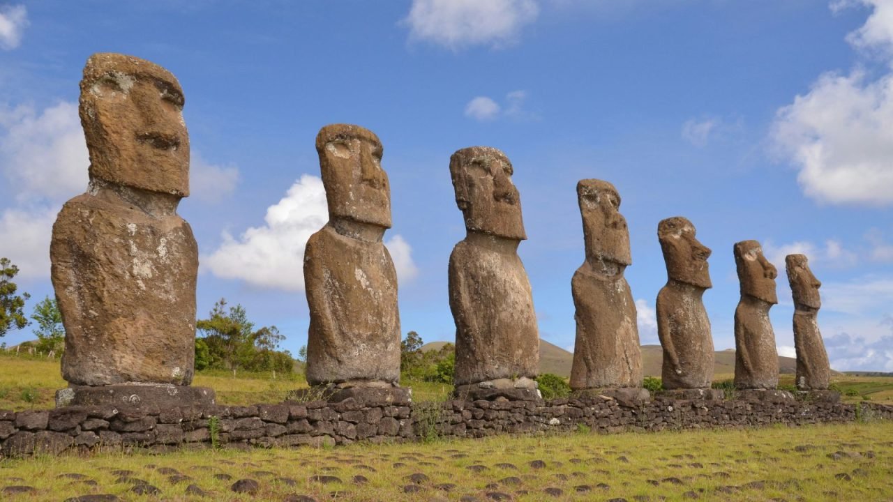 Estudo mostra que as estátuas da Ilha de Páscoa realmente andavam