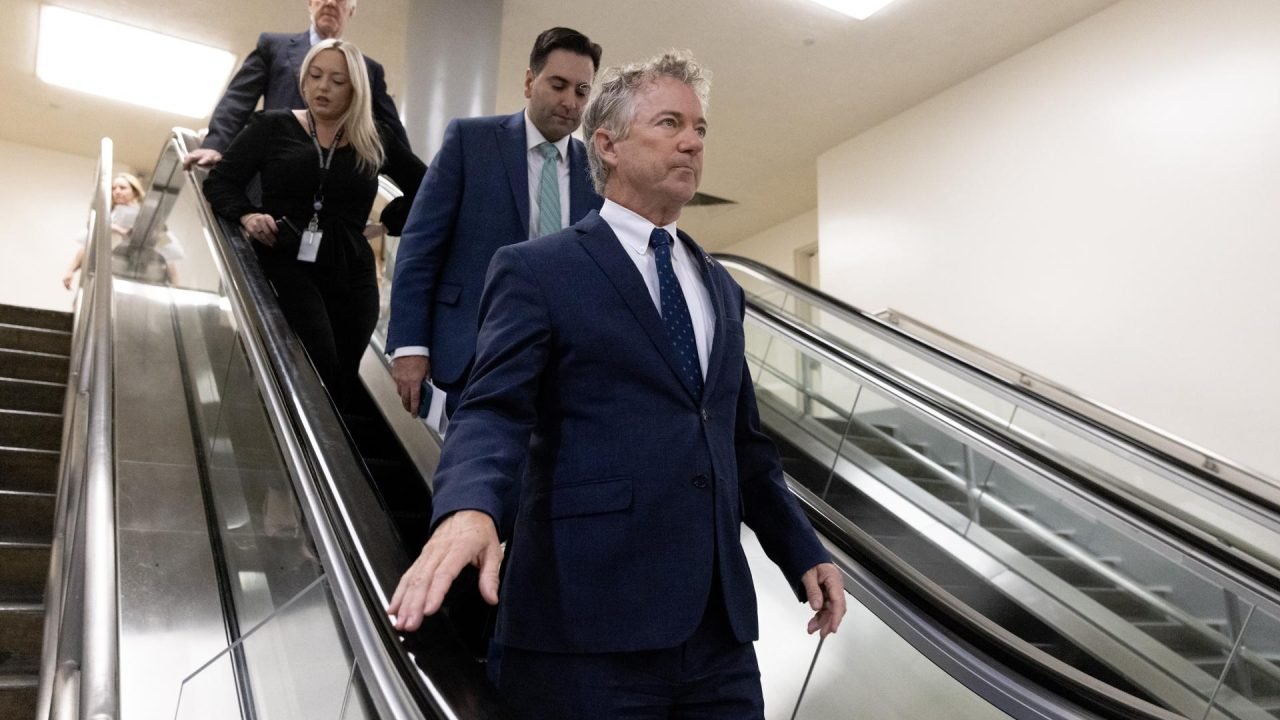 Senado americano avança proposta para restringir operações de Trump na Venezuela