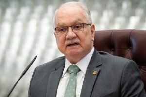 fachin-grupo-penduricalhos