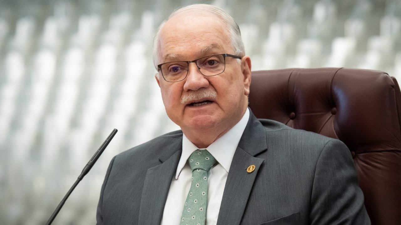 fachin-grupo-penduricalhos
