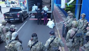 O alvo principal da operação foi o camelódromo. — Foto: O alvo principal da oper