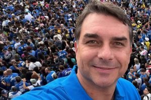 flavio-bolsonaro-marcha-jesus