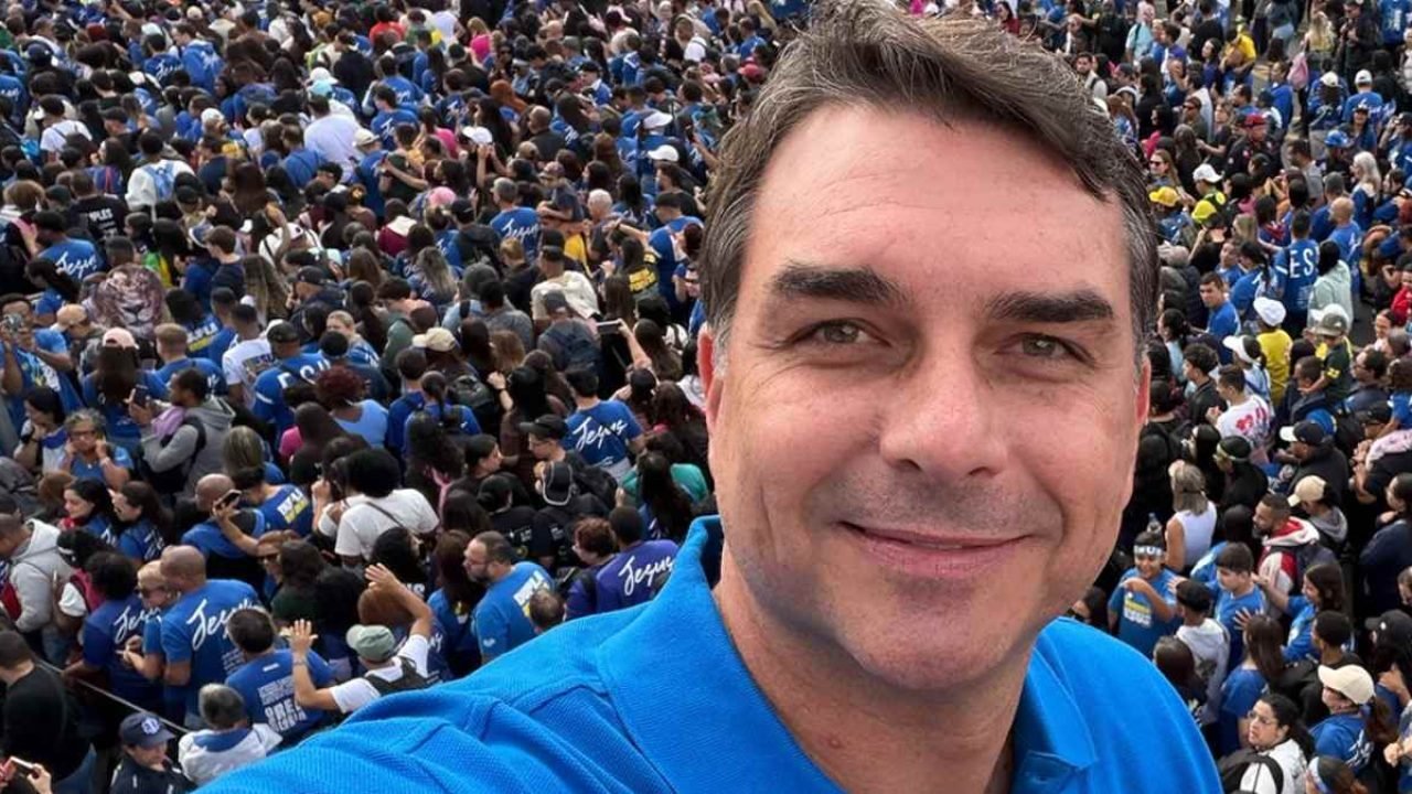 flavio-bolsonaro-marcha-jesus