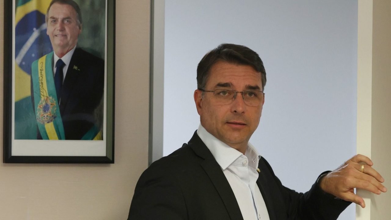 flavio-bolsonaro-pix