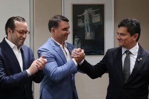 flavio-bolsonaro-visita-curitiba-sergio-moro-1