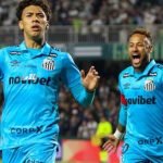 gabriel-bontempo-do-santos-comemora-seu-gol-com-neymar-na-partida-de-volta-entre-coritiba-e-santos-pela-copa-do-brasil-750x423-1