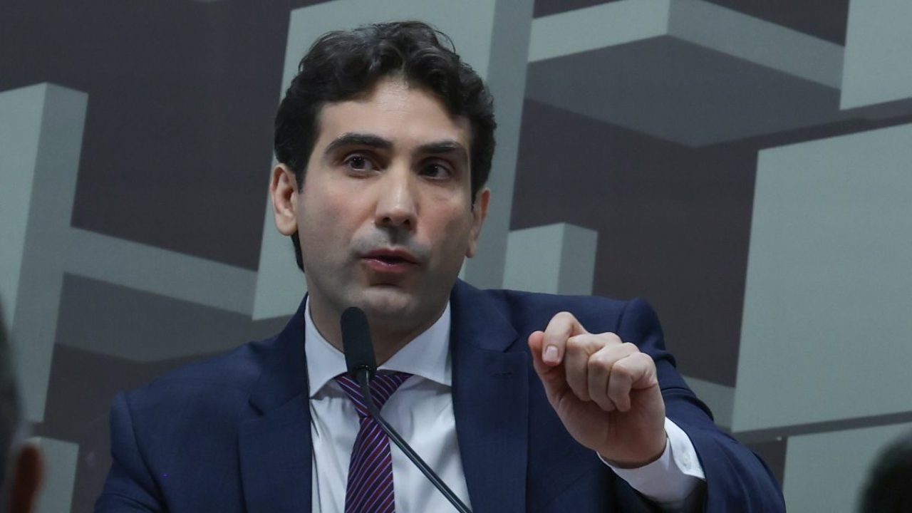 Galípolo defende presidente do Fed pressionado por Trump