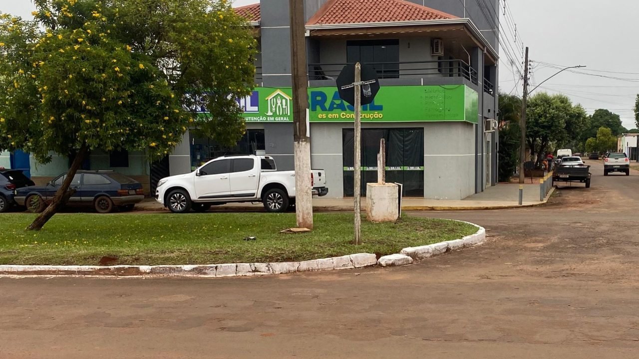 Gaeco na residência do ex-presidente da Câmara. — Foto: Gaeco na residência do e