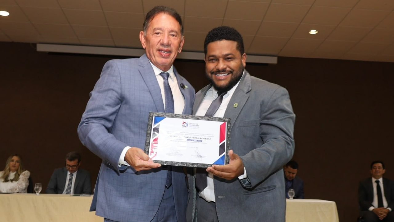 gerson-claro-recebe-titulo-cidadao-tres-lagoense