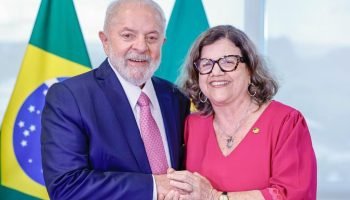 Lula e Teresa Leitão, senadora que agora assume liderança do governo no Senado.