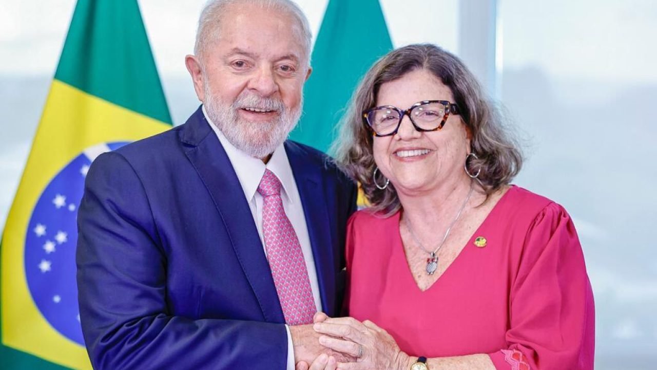 Lula e Teresa Leitão, senadora que agora assume liderança do governo no Senado.
