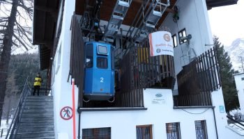 Acidente em teleférico na Itália deixa 100 pessoas presas