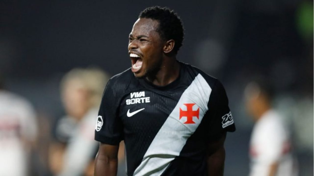jogador-do-vasco-andre-gomez-comemora-gol-marcado-705x500-1